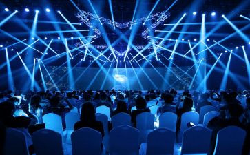援鄂先进事迹报告会心得体会6篇