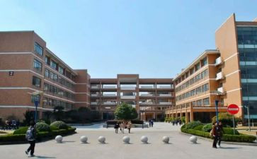 关于大学毕业生自我鉴定范文8篇