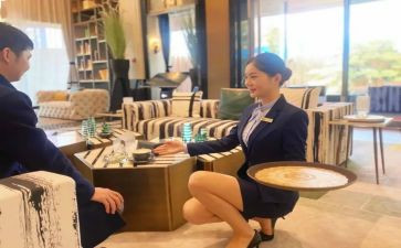 ktv服务员月总结推荐8篇