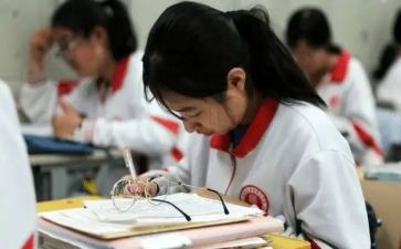 高一学生本学期总结7篇