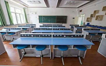 《会飞的教室》读后感300字6篇