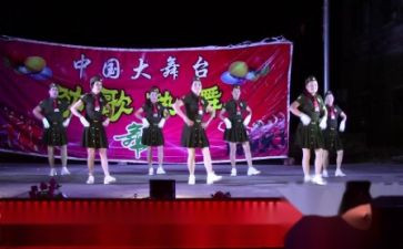 学校联欢晚会活动方案8篇