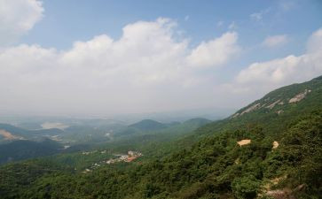 作文爬山300字5篇