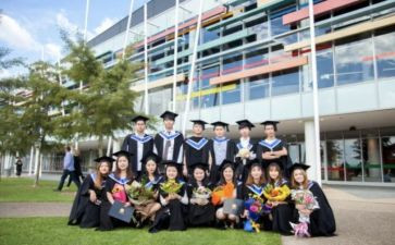 职高学年自我鉴定5篇